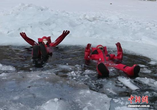 2��5��������ʡ�L���У�һ�(xi��ng)��(d��)�صı����(xi��ng)Ŀ���������ο�ǰ���w�(y��n)���ڇ�(y��n)������У����c��������Ŀ�ļtɫ�����b������ȻƯ���ڱ���֮�������܄e�µı�ѩ��Ȥ�������� �z