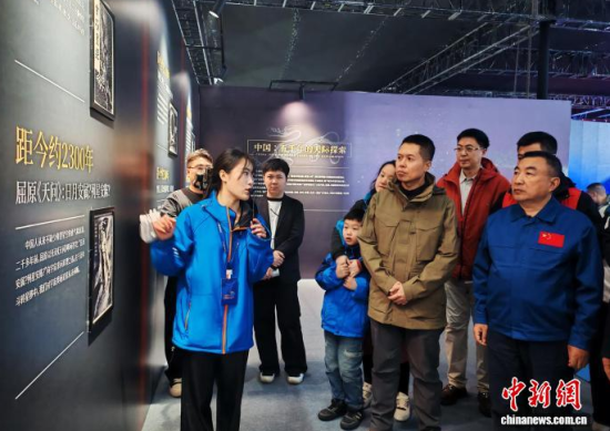 3��22�����L�������Ļ����_Ļ���ǽ�(ǰ����һ)��������(ǰ���Ҷ�)�c����һͬ���^���w�S�n񷡱���պ������}չ������� �z